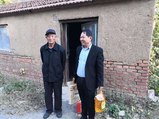 魯中水泥黨支部走訪(fǎng)幫扶困難群眾39