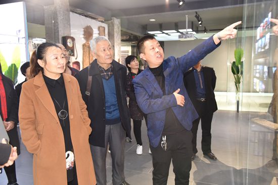 羅村鎮(zhèn)黨委、村域黨支部到重山文化館開展“不忘初心 牢記使命”主題教育活動(dòng)80