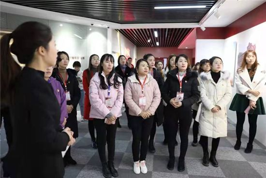 集團(tuán)參加區(qū)開放式組織生活輔導(dǎo)教師專題培訓(xùn)3