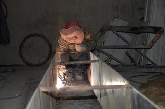 大修進(jìn)行時(shí)，這里有一群可愛的重山人.......95