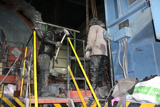 大修進(jìn)行時(shí)，這里有一群可愛的重山人.......95