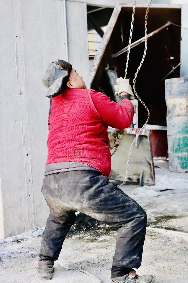 重山春已到 奮斗正當(dāng)時21