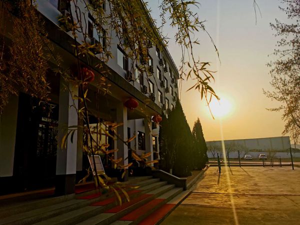 重山春已到 奮斗正當(dāng)時21