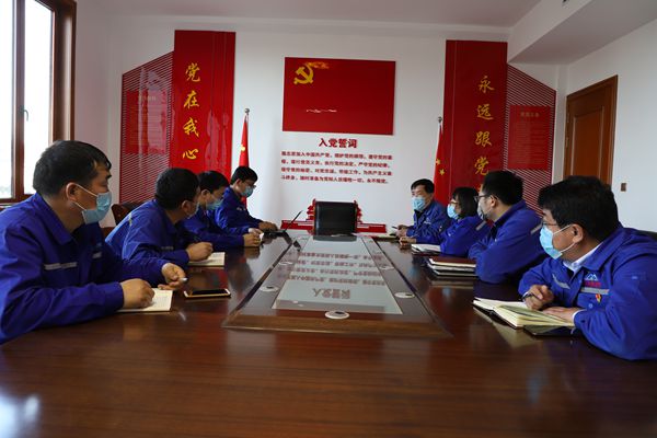 腳踏實地守初心  立足崗位履使命  ——重山光電、集團機關(guān)黨支部組織召開一季度黨員大會59