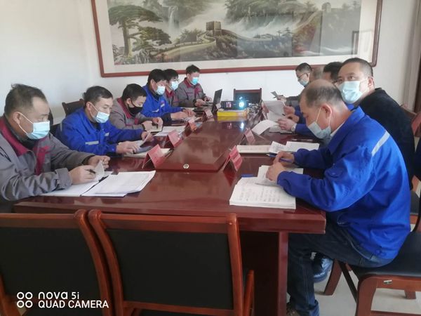 魯蒙公司召開經(jīng)濟(jì)指標(biāo)分析會(huì)24