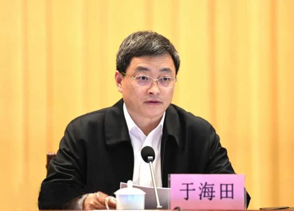 魯中水泥參加市生態(tài)環(huán)境保護大會69