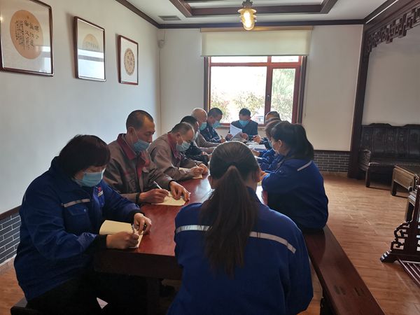 集團(tuán)辦公室召開(kāi)部門會(huì)議49