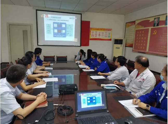 集團(tuán)組織收看省工業(yè)互聯(lián)網(wǎng)專(zhuān)題報(bào)告會(huì)75