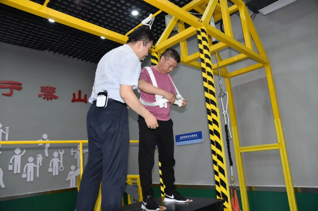 河南三門峽應(yīng)急管理局到集團參觀學(xué)習(xí)85