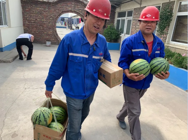 炎炎夏日送清涼 絲絲情意暖人心1