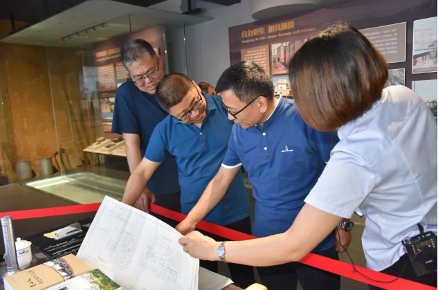 市檔案館領(lǐng)導(dǎo)到集團調(diào)研指導(dǎo)工作81