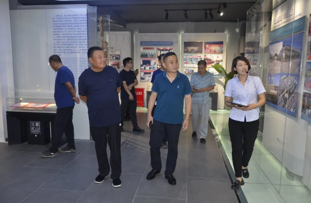 魯中水泥客戶到集團(tuán)參觀考察62