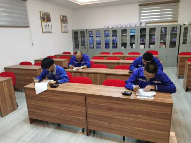 思沃瑞開展化驗員理論考試3