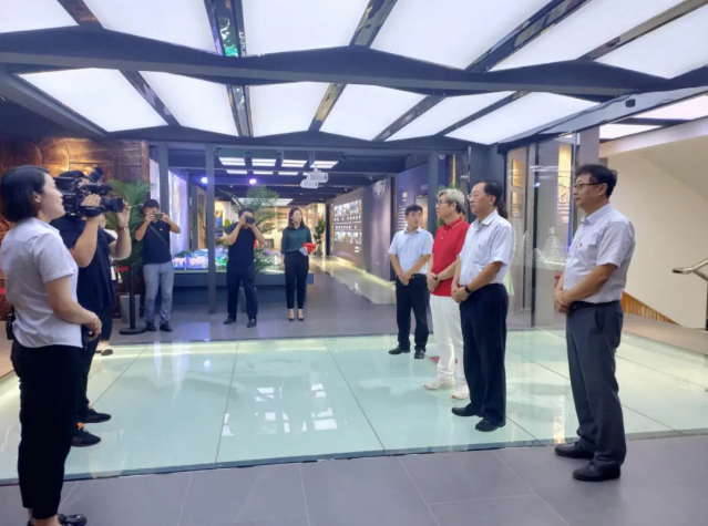 劉榮喜副市長(zhǎng)到重山集團(tuán)調(diào)研指導(dǎo)工作53