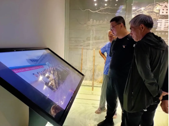 南韓村黨員走進重山集團開展主題黨日活動99