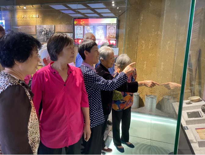 重山集團(tuán)“企業(yè)開(kāi)放日”活動(dòng)熱情不減68