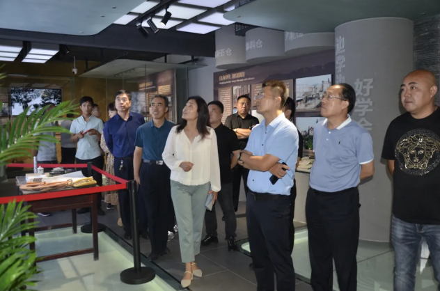 尋求合作 共謀發(fā)展——壽光市建筑業(yè)協(xié)會混凝土專委會到魯中水泥參觀考察100