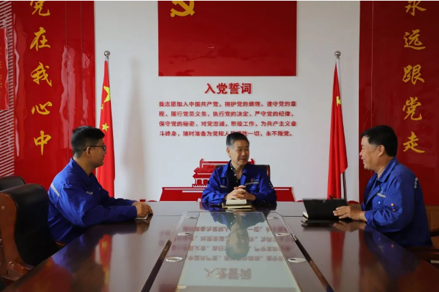 集團(tuán)機(jī)關(guān)黨支部、重山光電黨支部召開支委會(huì)28