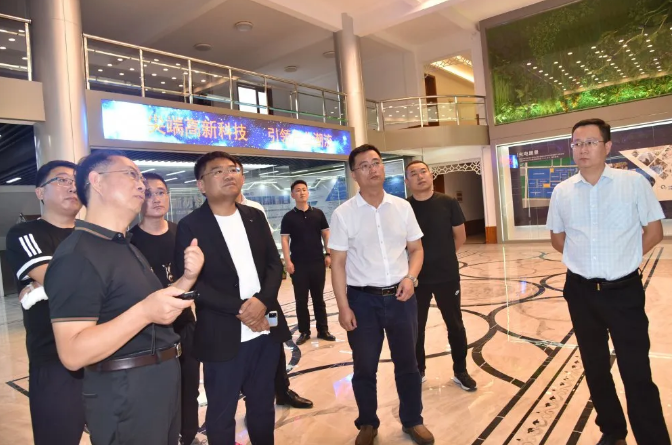 扎魯特旗到重山集團參觀考察33