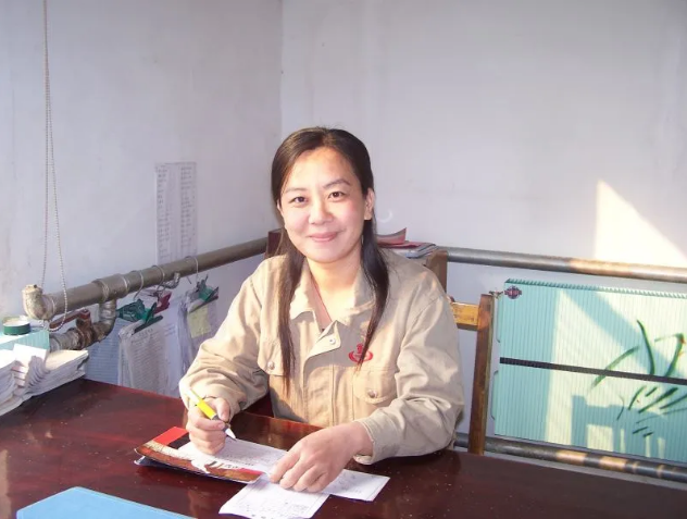 重山人·重山事︱窮當(dāng)益志堅(jiān) 巾幗不讓須眉 ——采訪魯中水泥物資部經(jīng)理張娟