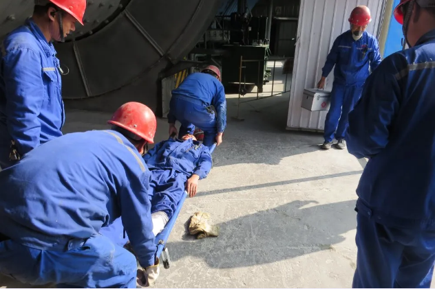 黃驊三陽(yáng)開(kāi)展有限空間作業(yè)救援演練92