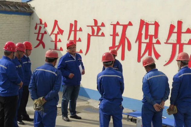 黃驊三陽(yáng)開(kāi)展有限空間作業(yè)救援演練92