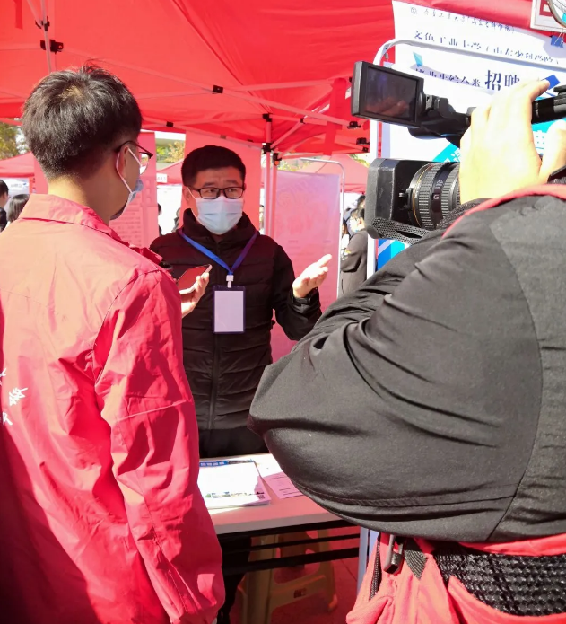 魯中水泥參加秋季校招雙選會(huì)3