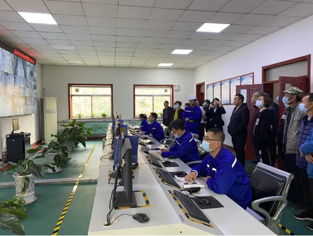 感受重山發(fā)展新面貌—— 北韓村村民參加重山集團企業(yè)開放日活動4