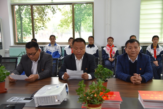 重山集團(tuán)參加羅村中心?！皭坌闹鷮W(xué)”資助金發(fā)放儀式25